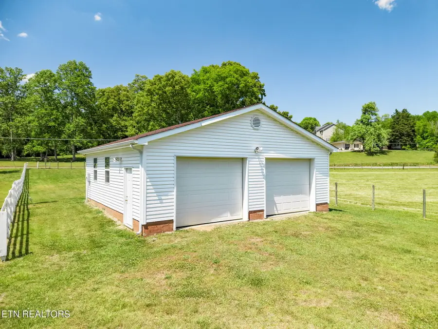 415 Lawnville Rd, Kingston, TN 37763 - #3
