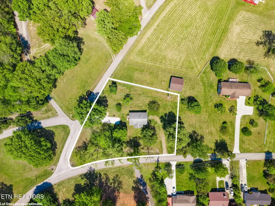 409 Lawnville Rd, Kingston, TN 37763 - #2