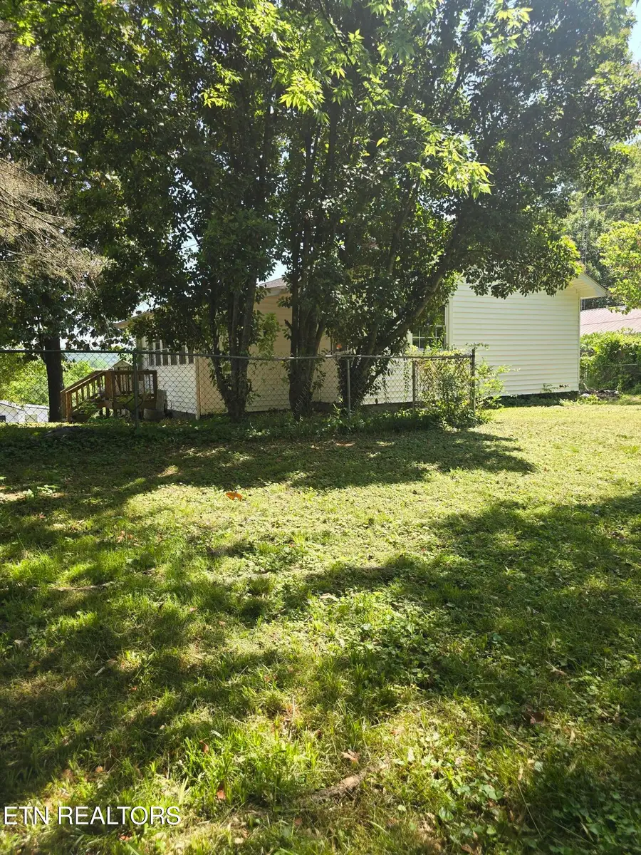 205 E Tennessee Ave, Oak Ridge, TN 37830 - #3