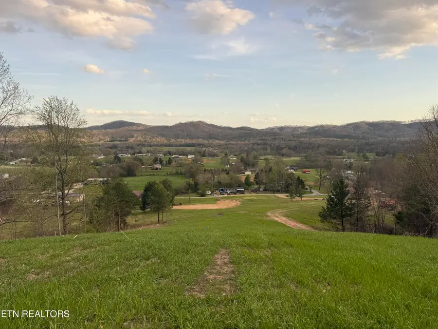 431 Smokey Rd, Rutledge, TN 37861 - #2