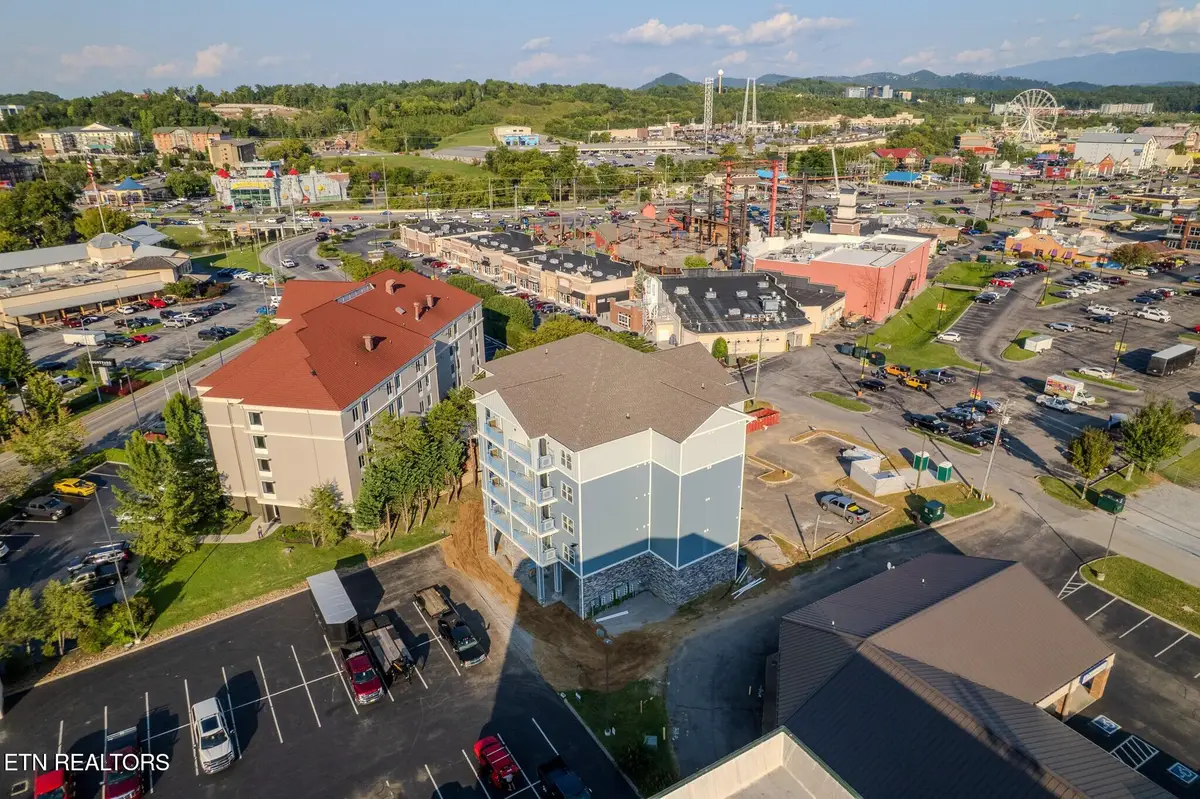 129 Sugarfoot Way #401, Pigeon Forge, TN 37863 - #1