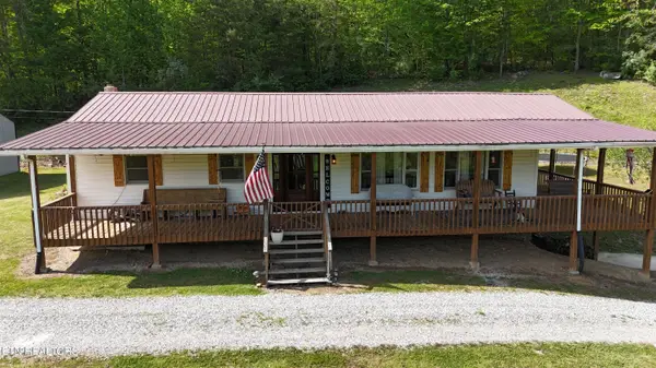 1976 Smoky Creek Rd, Huntsville, TN 37756
