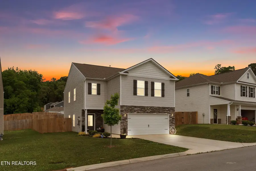 2922 Red Flame Rd, Knoxville, TN 37921 - #2