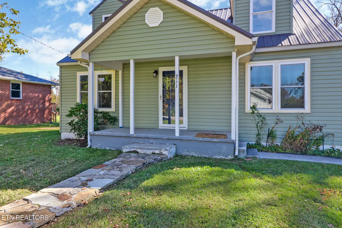 211 Old Lantana Rd, Crossville, TN 38555 - #1
