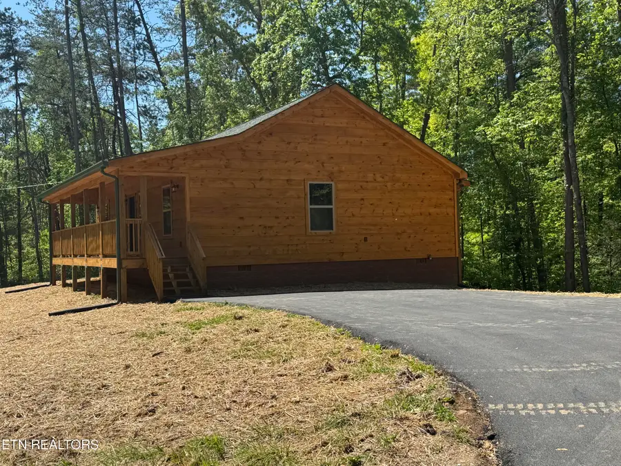 4002 Wears Cove Rd, Sevierville, TN 37862 - #3