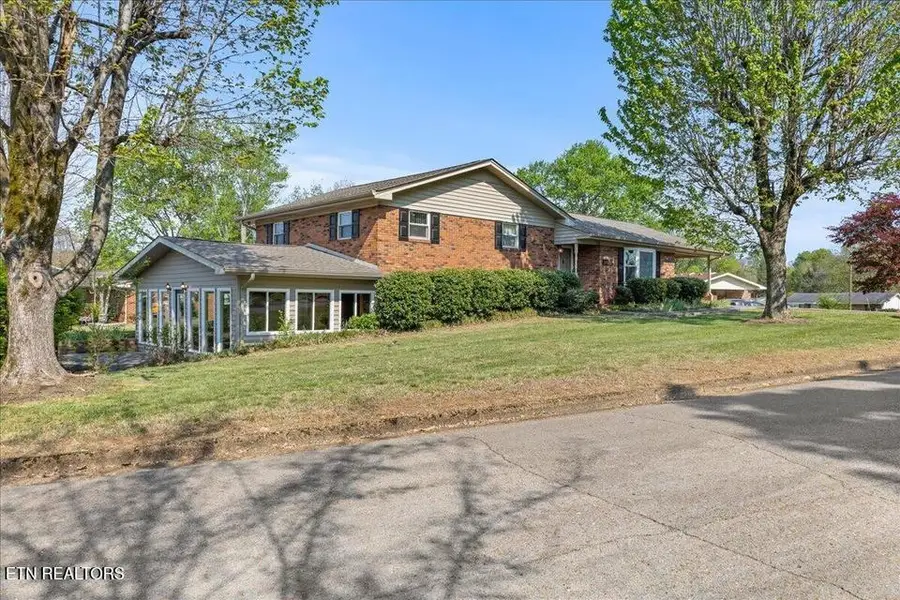 610 Hudson St, Athens, TN 37303 - #2