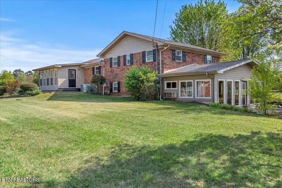 610 Hudson St, Athens, TN 37303 - #3