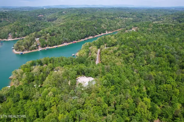 Cove Point Rd, LaFollette, TN 37766