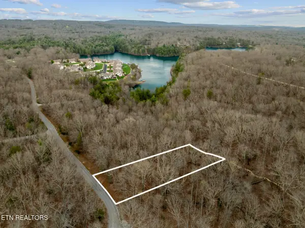 131 Hunterwood Lane, Crossville, TN 38558