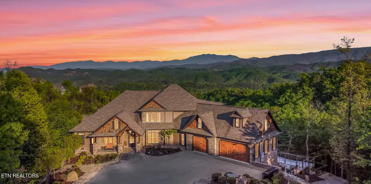 3270 Laurel Cove Tr, Sevierville, TN 37862 - #1