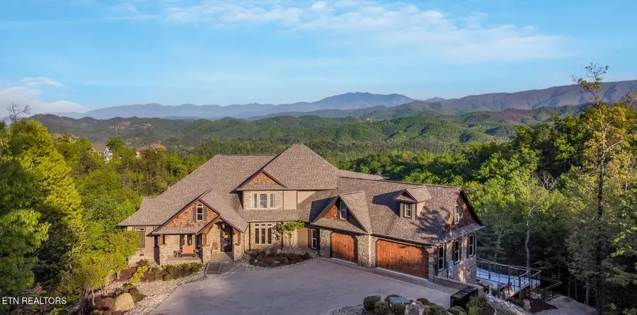 3270 Laurel Cove Tr, Sevierville, TN 37862 - #3