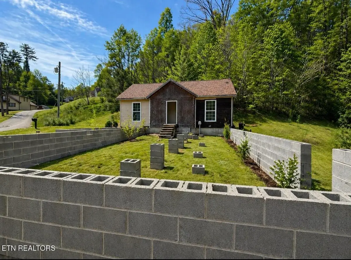 630 Country Estates Rd, Baxter, KY 40806 - #1