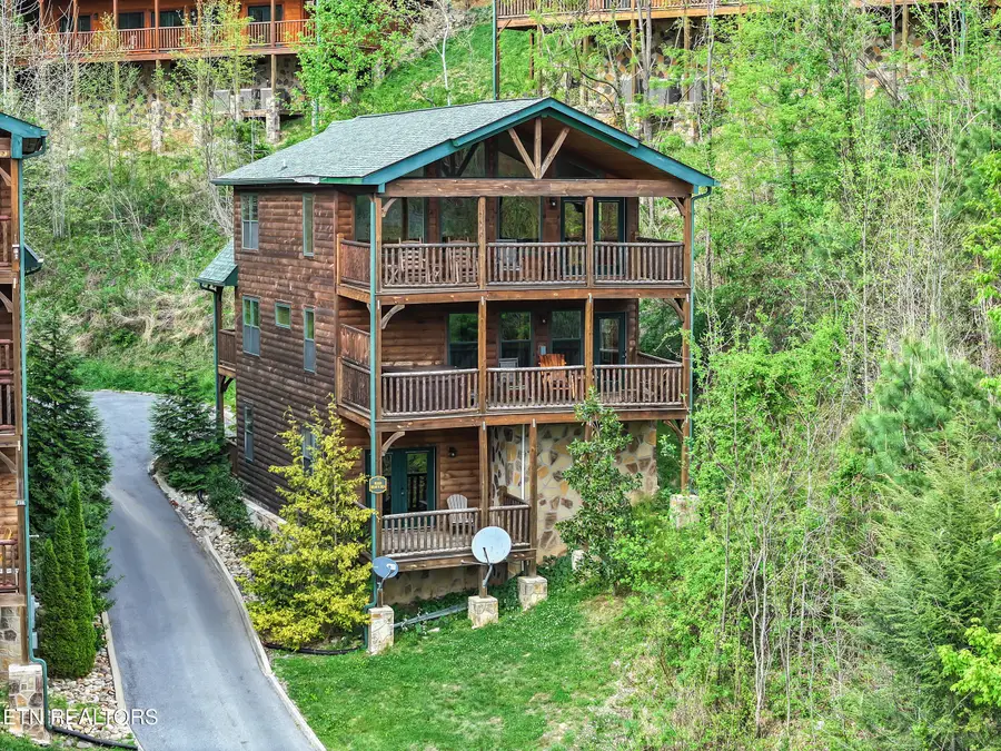 714 Mountain Stream Way, Gatlinburg, TN 37738 - #2