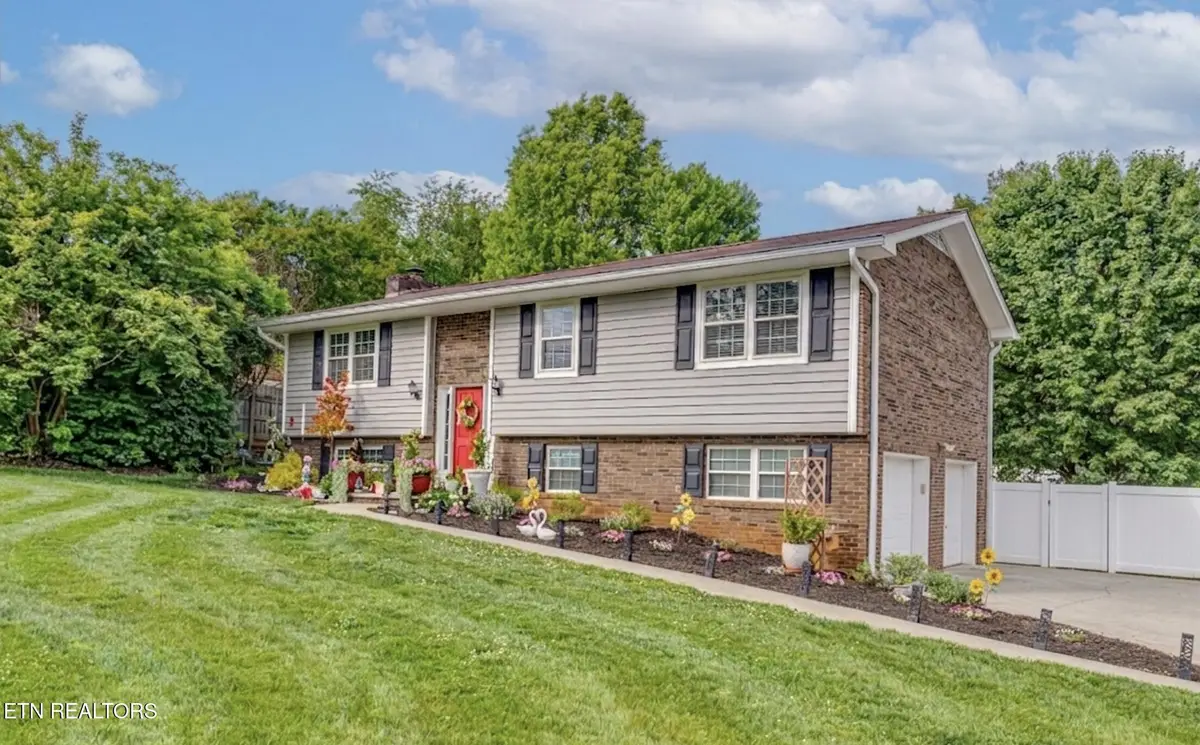 7808 Hallsdale Rd, Knoxville, TN 37938 - #1