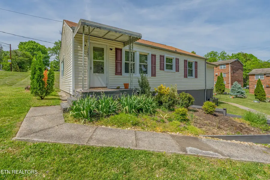305 Dahlia Drive, Knoxville, TN 37918 - #2