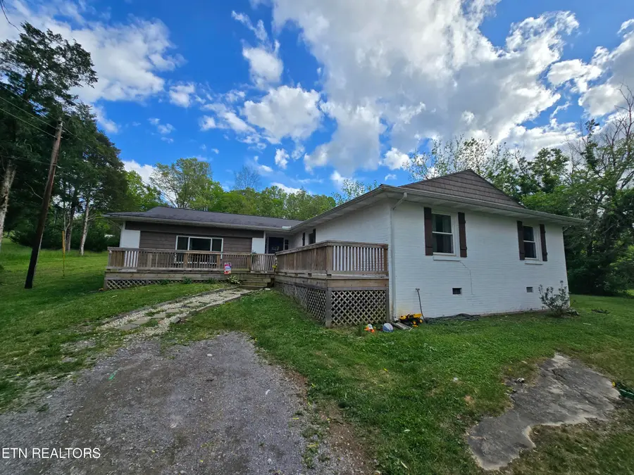 224 Parkey Rd, Ewing, VA 24248 - #2