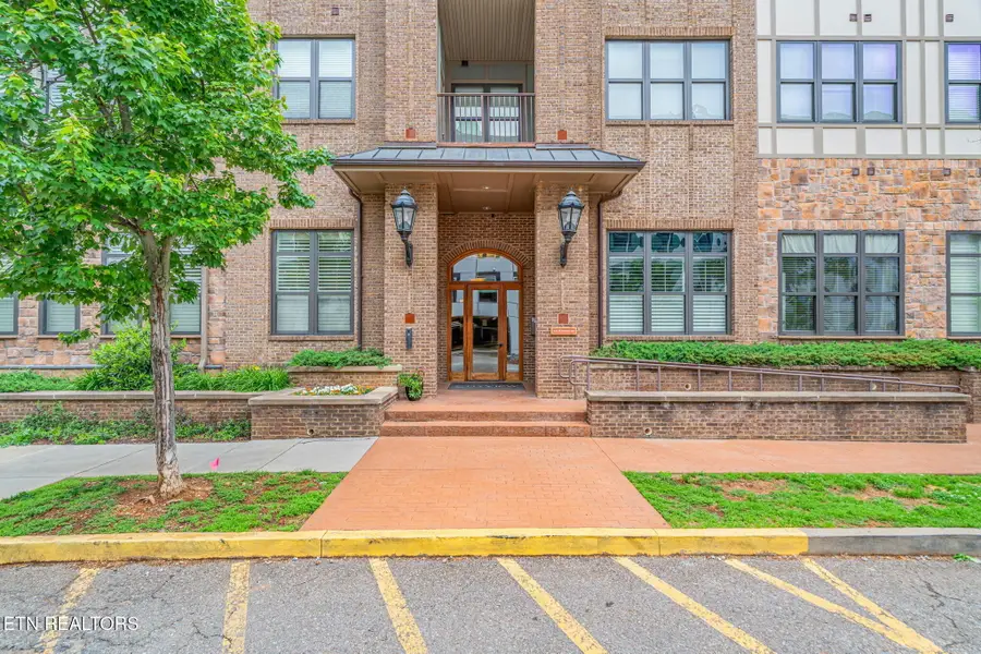 445 W Blount Ave #409, Knoxville, TN 37920 - #2