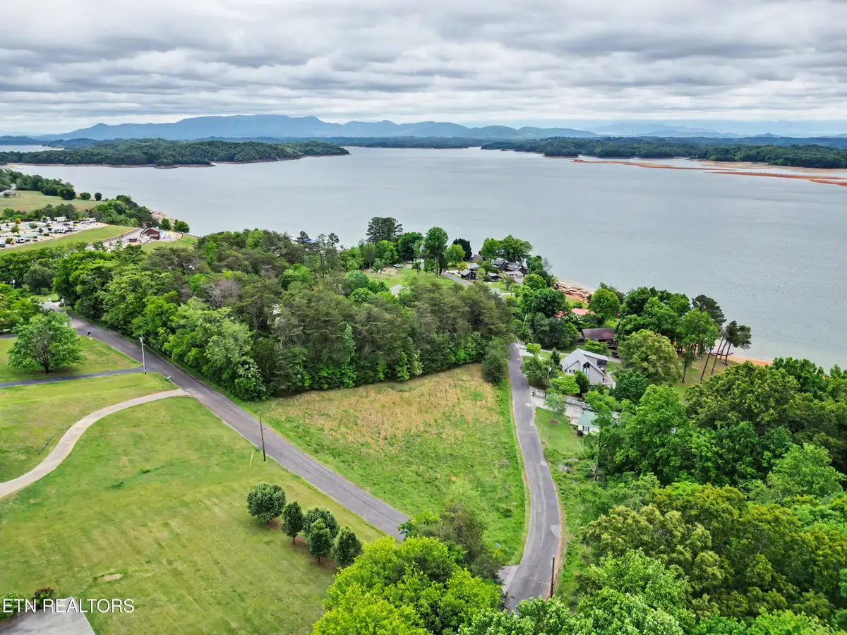 1107 Evergreen Tr, Dandridge, TN 37725 - #1