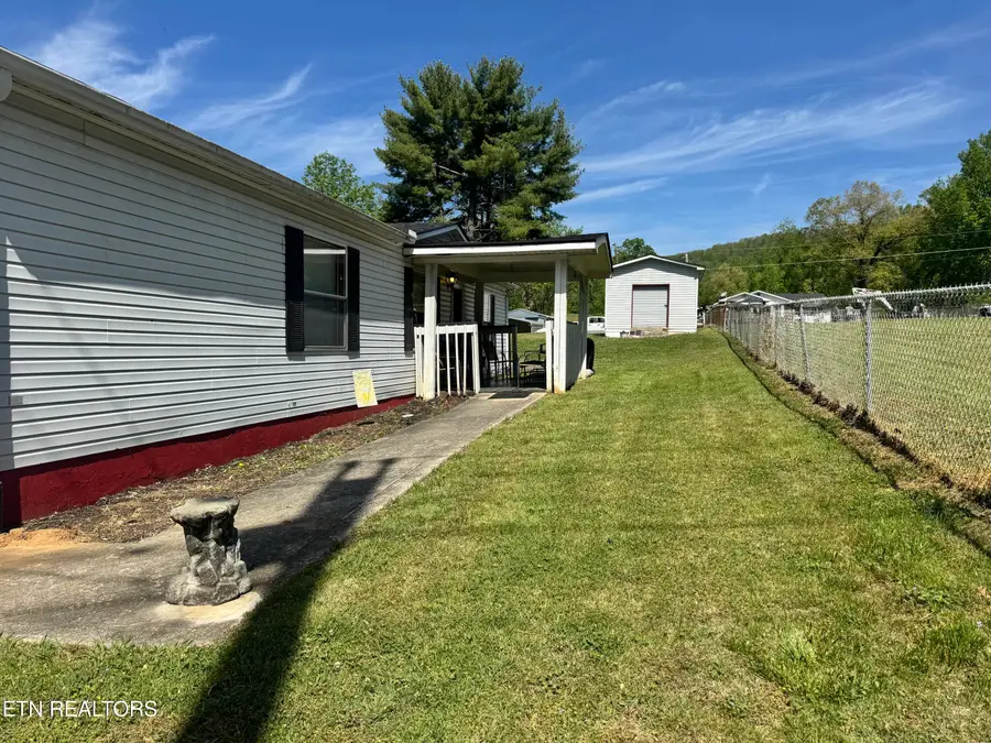 407 N Wilder Ave, Rockwood, TN 37854 - #3