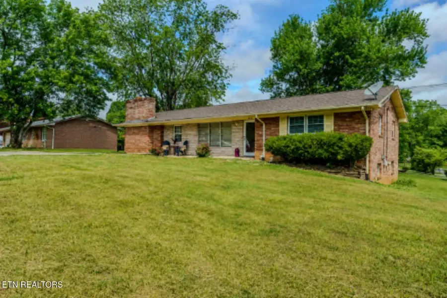 3633 Cunningham Rd, Knoxville, TN 37918 - #3