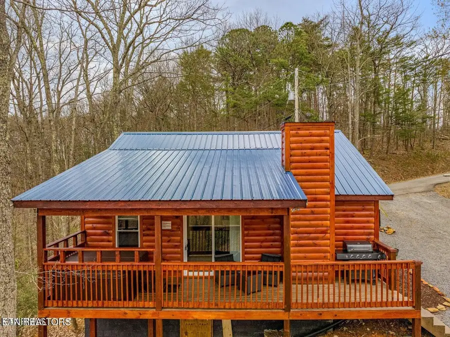 1304 N Oak Court, Sevierville, TN 37876 - #3