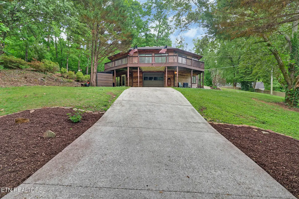 335 Old Tacora Hills Rd, Clinton, TN 37716 - #1