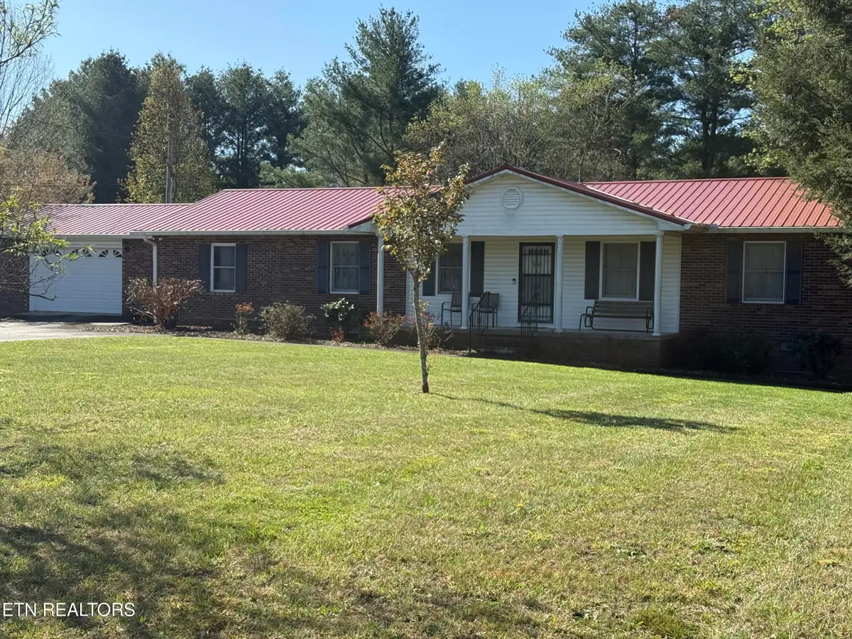 124 Lincoln St, Crossville, TN 38572 - #1
