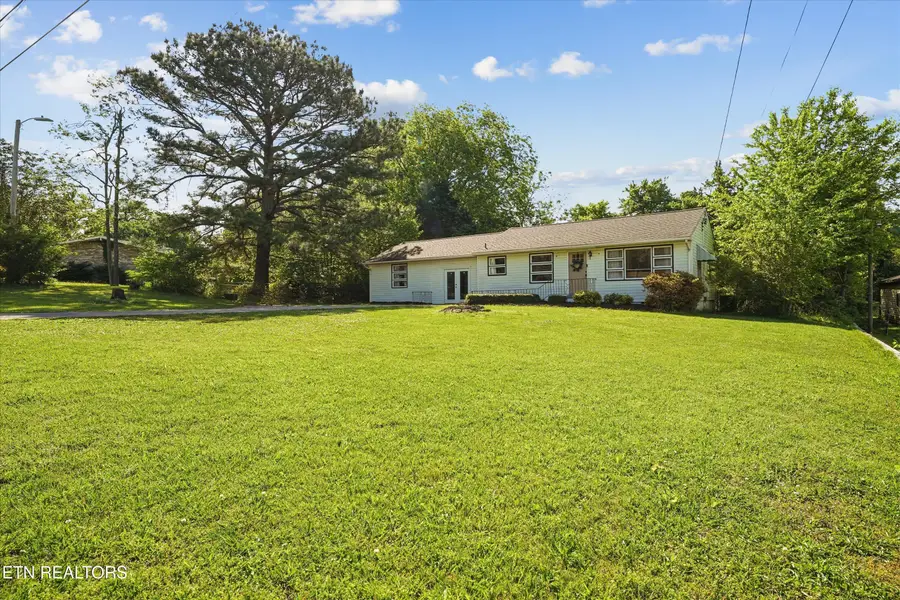 3322 Cunningham Rd, Knoxville, TN 37918 - #3