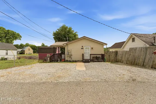 206 E Maple St, Caryville, TN 37714