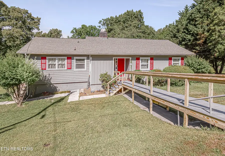 107 Nixon Rd, Oak Ridge, TN 37830 - #2