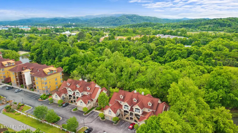 643 River Place Way #A401, Sevierville, TN 37862 - #3