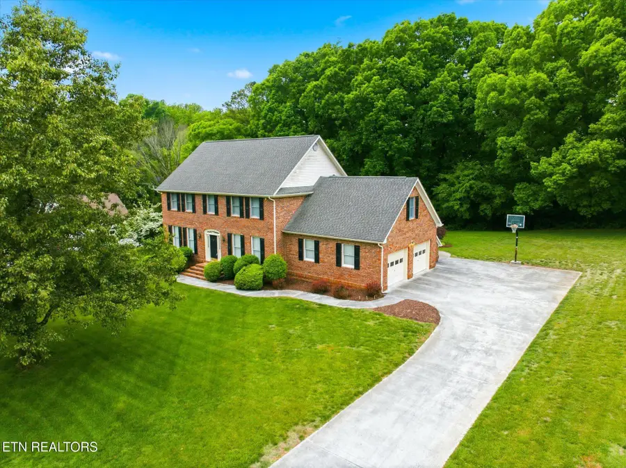 3006 Hawthorne St, Athens, TN 37303 - #2
