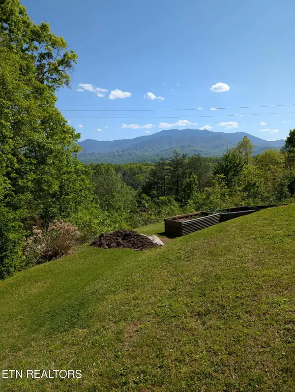 2341 Jims Way, Sevierville, TN 37876