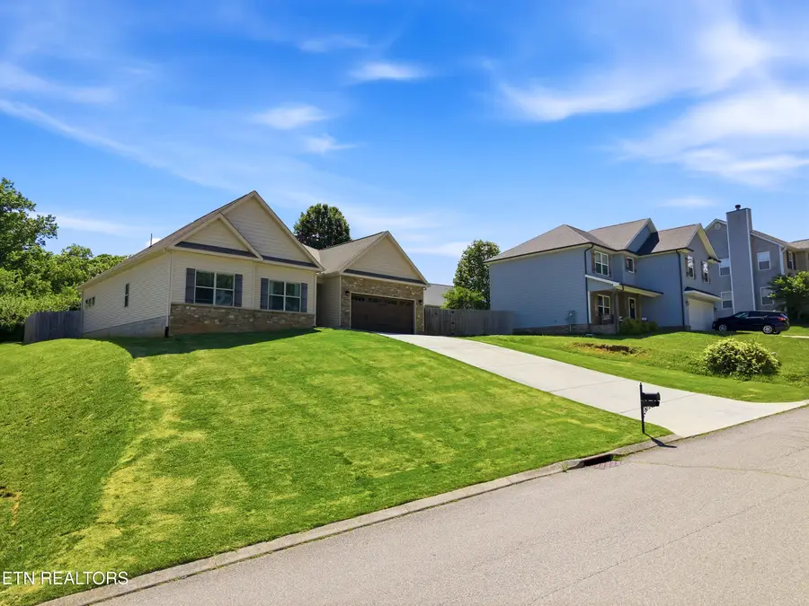 814 Mackenzie Drive, Maryville, TN 37804 - #3