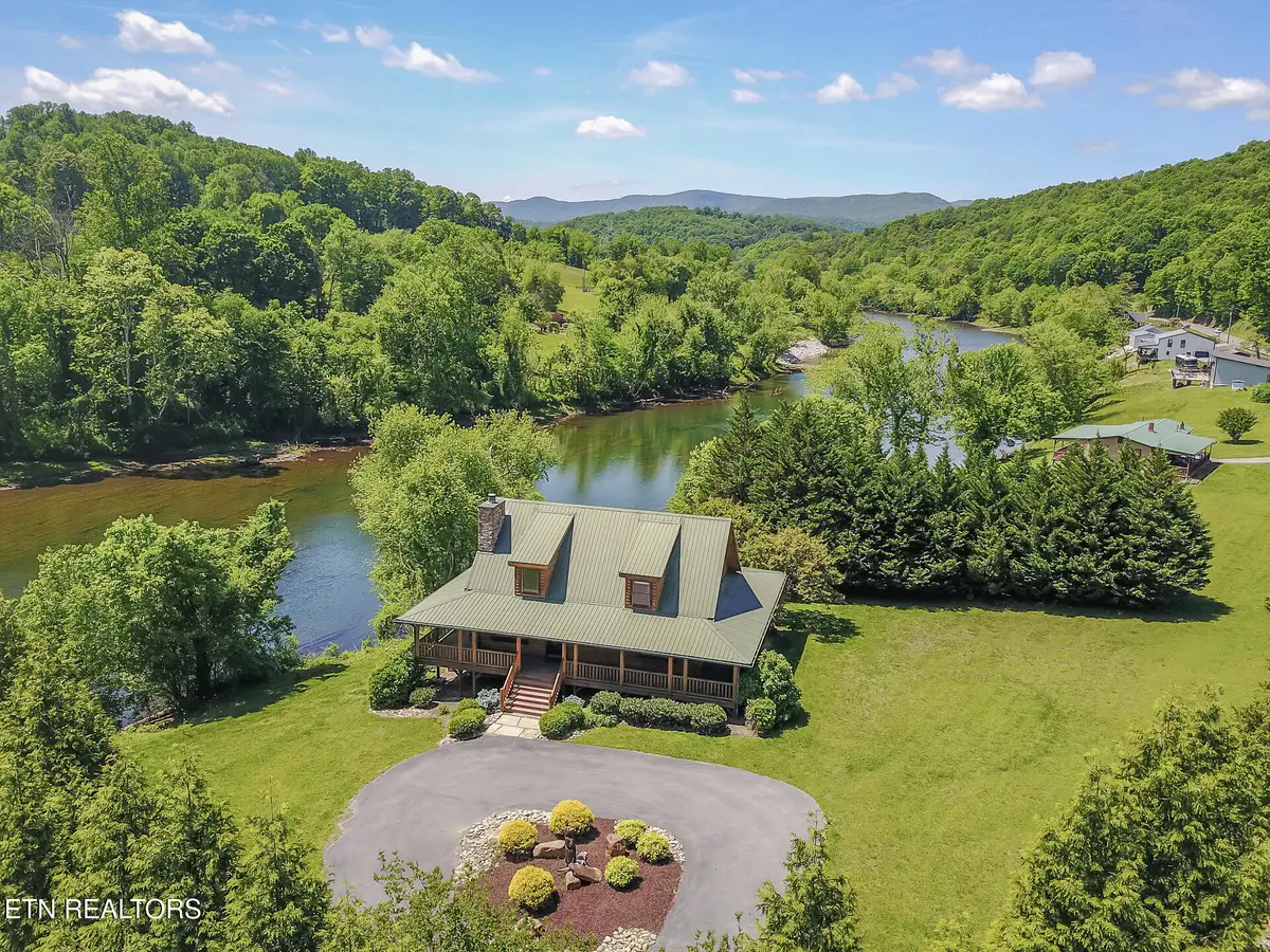 125 Lovely Bluff Rd, Rocky Top, TN 37769 - #1