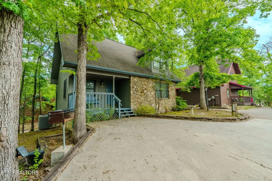 351 Woodridge Way, Pigeon Forge, TN 37863 - #2