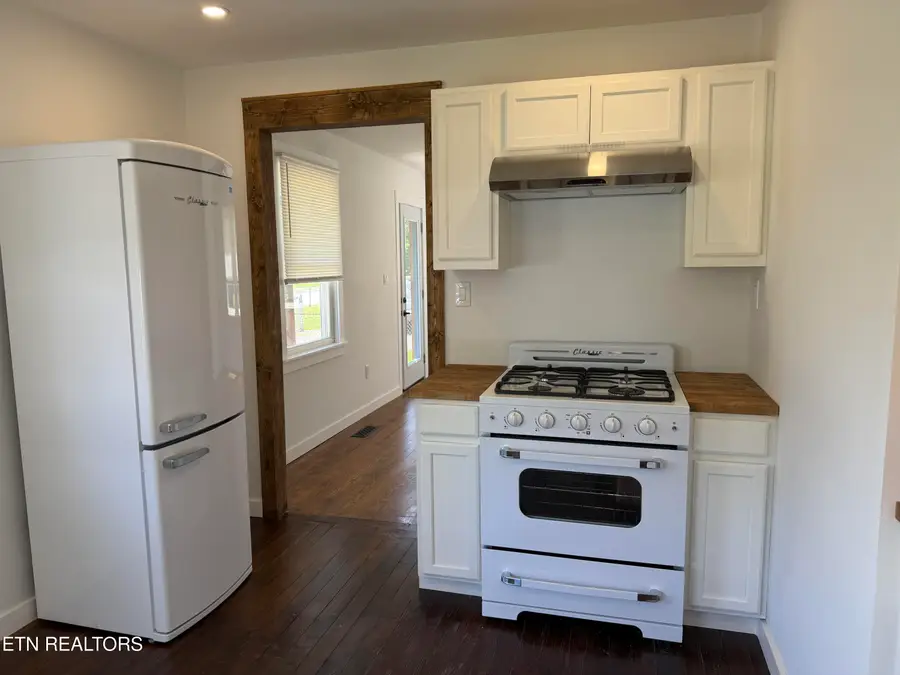 1025 Cherry St, Alcoa, TN 37701 - #3
