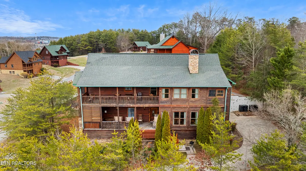 2818 Seth Rd, Pigeon Forge, TN 37863 - #1