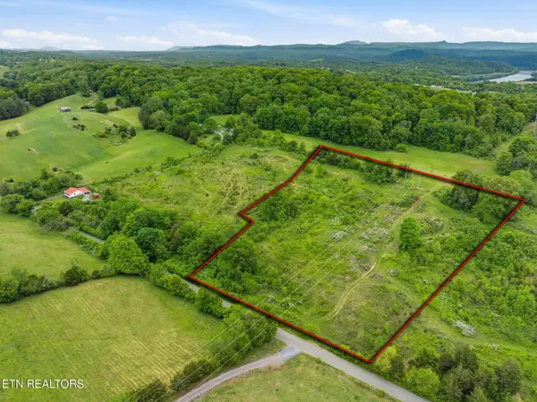 W Bear Hollow Rd, Rogersville, TN 37857