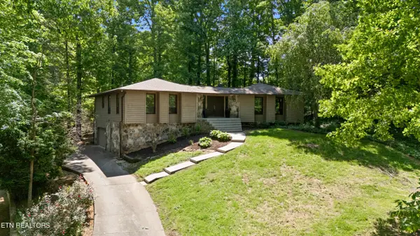 302 Saint Andrews Drive, Knoxville, TN 37934