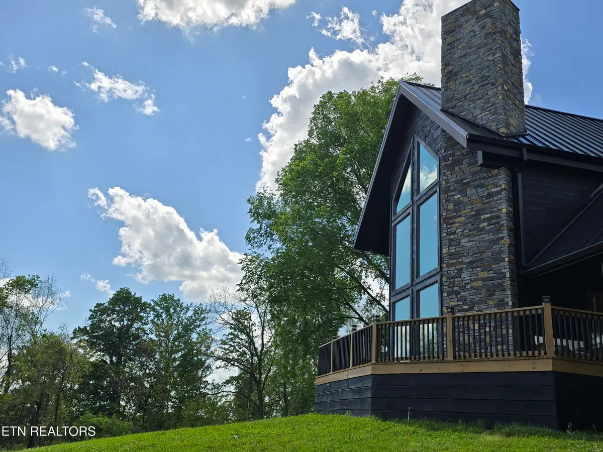 833 Duck Creek Rd, Sneedville, TN 37869 - #1
