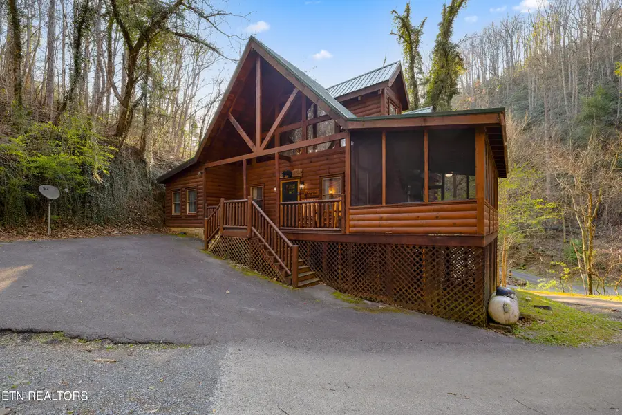 401 King Branch Rd, Sevierville, TN 37876 - #3