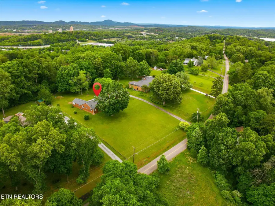 5215 E Sunset Rd, Knoxville, TN 37914 - #3