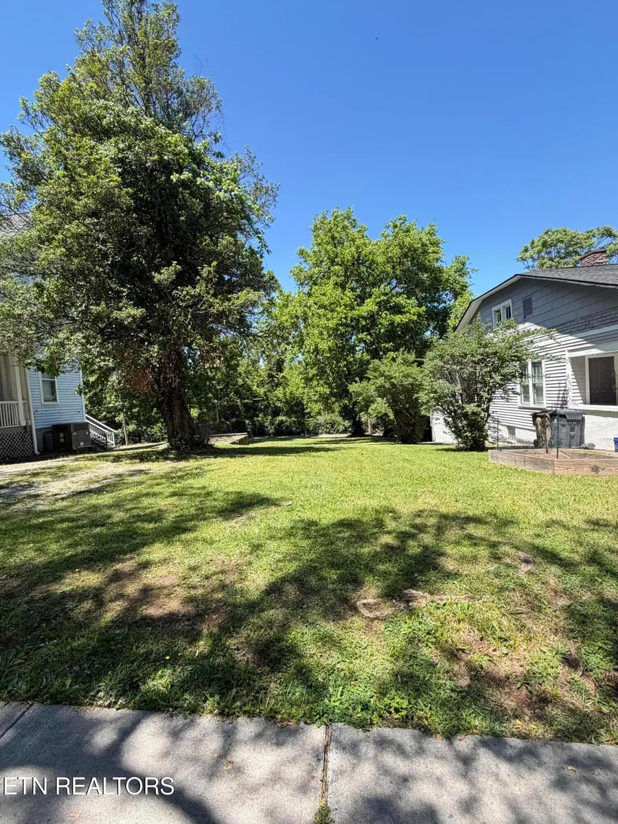 1713 E 5th Ave, Knoxville, TN 37917 - #2