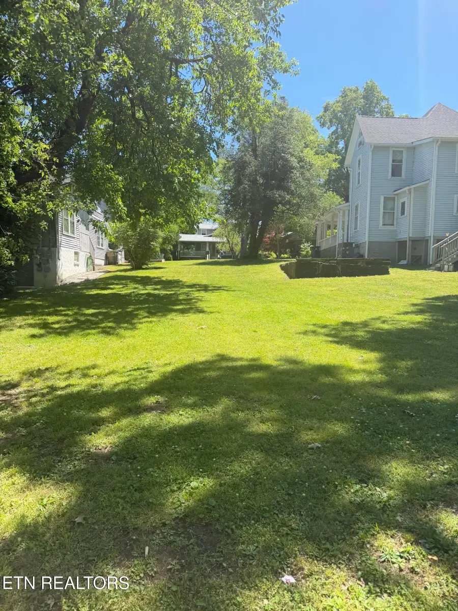 1713 E 5th Ave, Knoxville, TN 37917 - #3