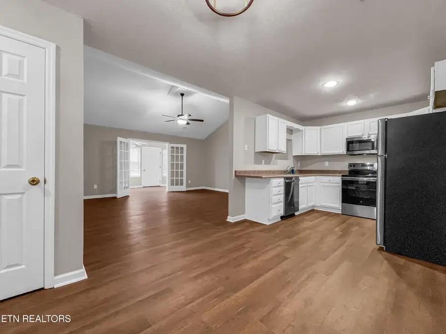 450 Executive Meadows Drive, Lenoir City, TN 37771 - #2