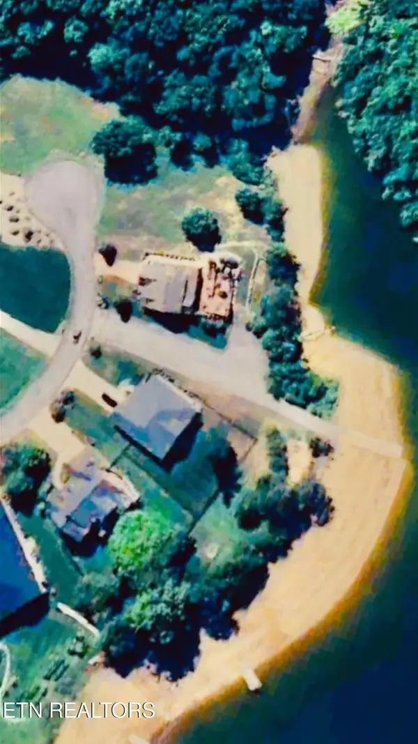 6300 Coves Edge Tr, Russellville, TN 37860