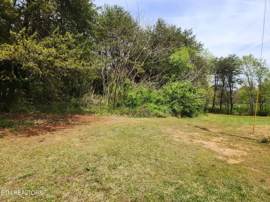 942 Honeysuckle Rd, Maryville, TN 37801 - #2