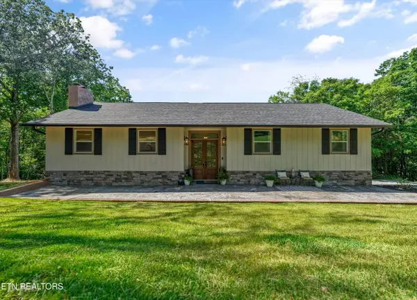 8430 Lakeland Drive, Lenoir City, TN 37772