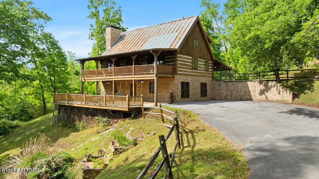 302 Beech Branch Rd, Gatlinburg, TN 37738 - #1
